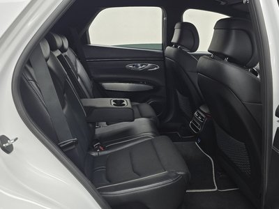 2021 Genesis GV70 thumbnail 17