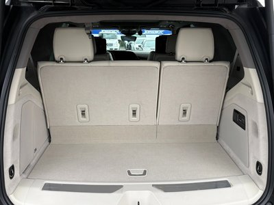 2022 Cadillac ESCALADE — миниатюра 25