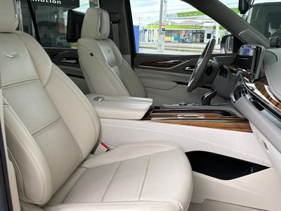 2022 Cadillac ESCALADE — миниатюра 32