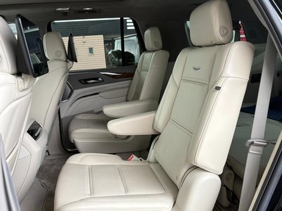 2022 Cadillac ESCALADE — миниатюра 23