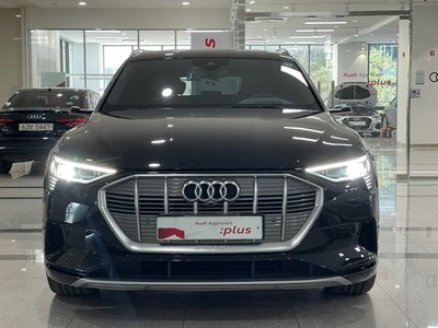 2022 AUDI E-TRON photo 2