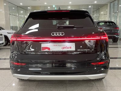 2022 AUDI E-TRON photo 3