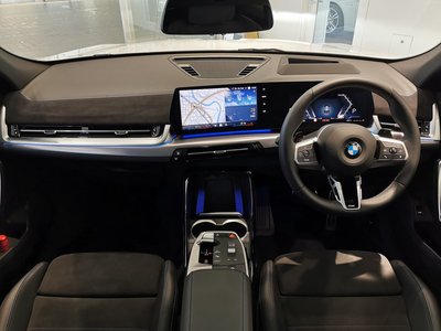 2025 BMW X2 photo 2