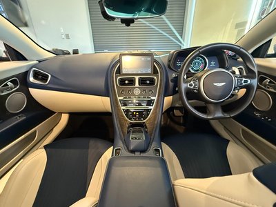 ASTON MARTIN DB11 VOLANTE - 5