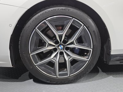 2024 BMW 5 SERIES photo 6