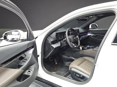 2024 BMW 5 SERIES 缩略图 13