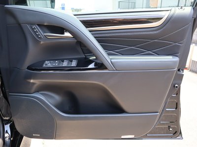 صورة مصغرة 63 لـ 2020 Lexus LX