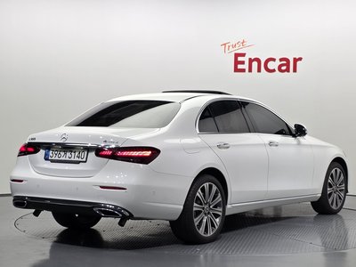 MERCEDES-BENZ E-CLASS - 4