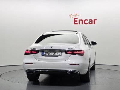 MERCEDES-BENZ E-CLASS - 3
