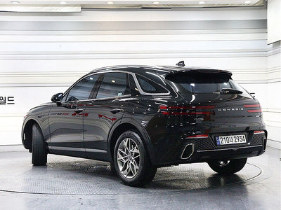 صورة 2 لـ 2023 Genesis GV70