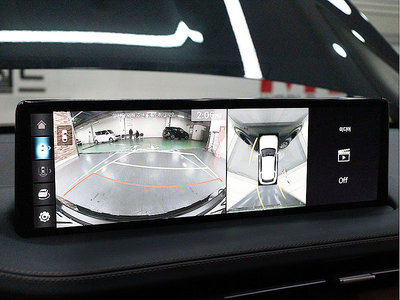 صورة 7 لـ 2023 Genesis GV70