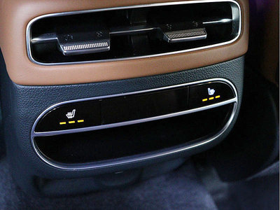 صورة 10 لـ 2023 Genesis GV70