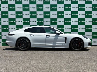 PORSCHE PANAMERA - 4
