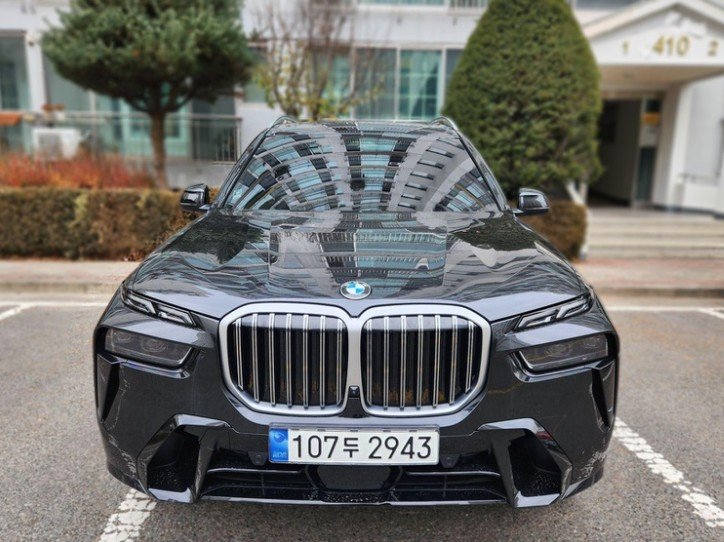 BMW X7 - View 1