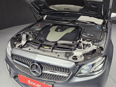 MERCEDES-BENZ E-CLASS - 7