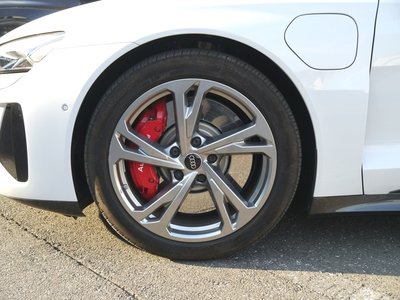 AUDI E-TRON GT QUATTRO - 7