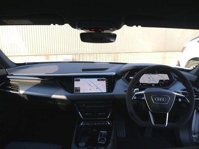 AUDI E-TRON GT QUATTRO - 6