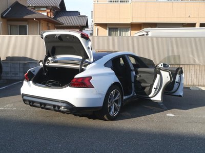 AUDI E-TRON GT QUATTRO - 8