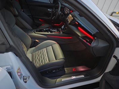 AUDI RS E-TRON GT - 8