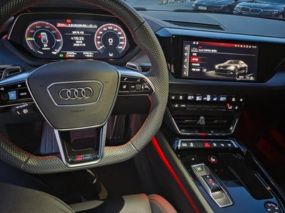 AUDI RS E-TRON GT - 10