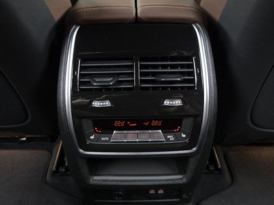 2025 BMW X5 缩略图 25