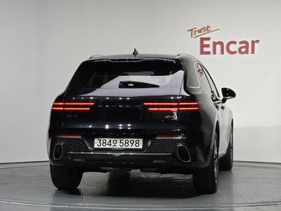 صورة 4 لـ 2021 Genesis GV70