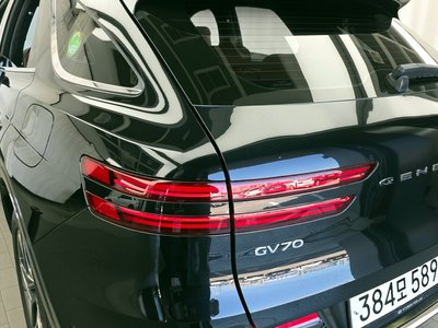 صورة 10 لـ 2021 Genesis GV70