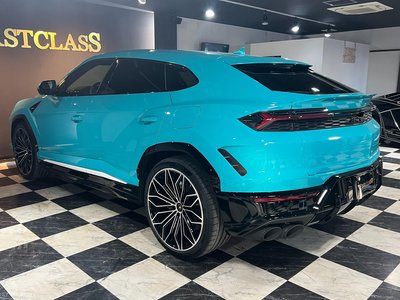 LAMBORGHINI URUS - 9