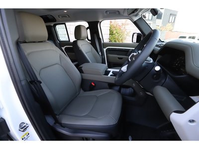 2025 LAND Rover DEFENDER 缩略图 21