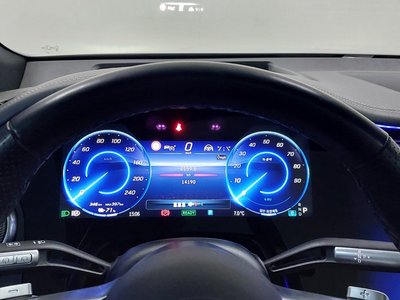 MERCEDES-BENZ EQS - 8