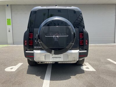 LAND ROVER DEFENDER - 9