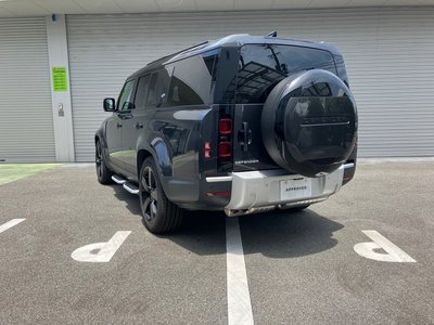 LAND ROVER DEFENDER - 10