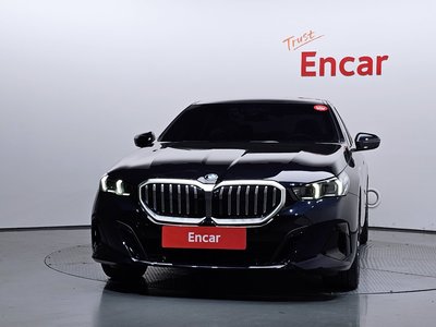 صورة 2 لـ 2025 BMW 5 SERIES