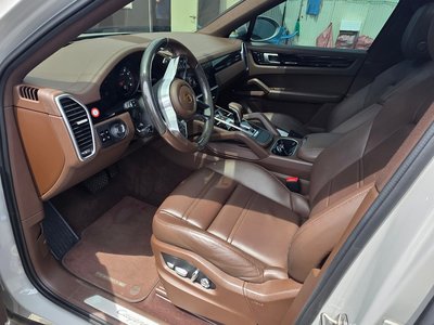 PORSCHE CAYENNE - 8