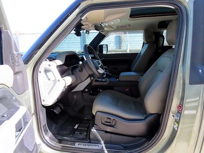 LAND ROVER DEFENDER - 6