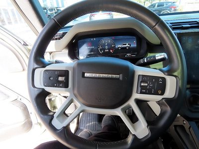 LAND ROVER DEFENDER - 8