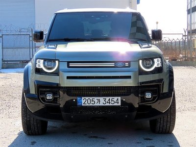 LAND ROVER DEFENDER - 1