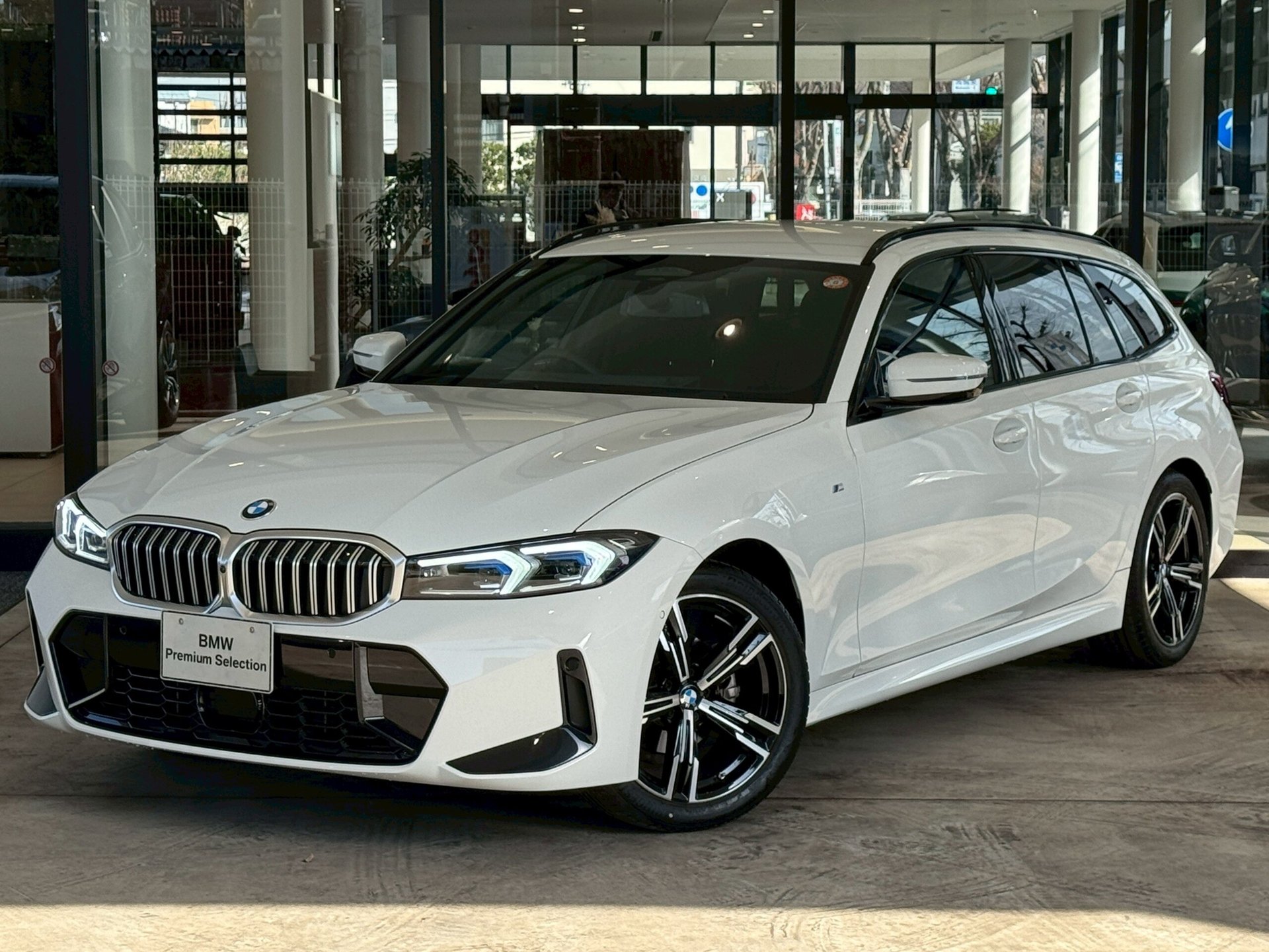 BMW 3 SERIES TOURING - View 1