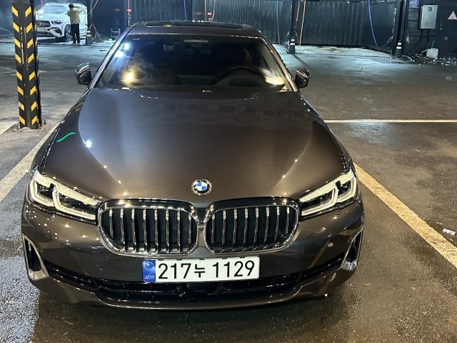 BMW 5 SERIES - View 1