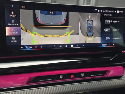 2025 BMW 5 SERIES 缩略图 16