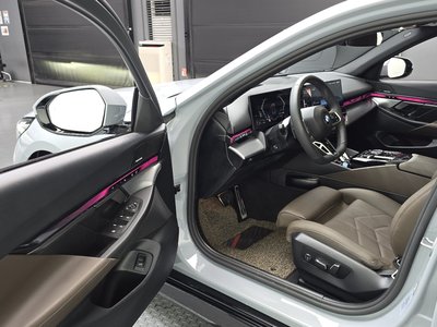 2025 BMW 5 SERIES 照片 10