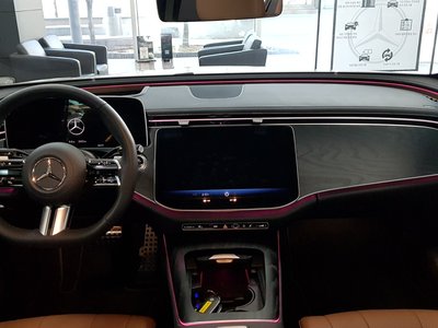 MERCEDES-BENZ E-CLASS - 5