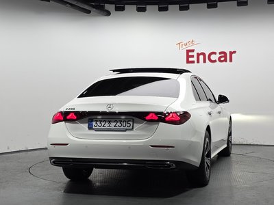 MERCEDES-BENZ E-CLASS - 3