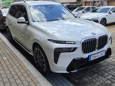 صورة 4 لـ 2023 BMW X7