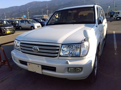TOYOTA LAND CRUISER 100 - 1