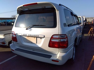 TOYOTA LAND CRUISER 100 - 4