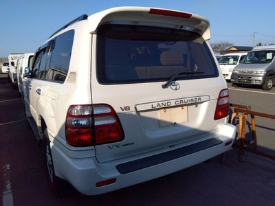 TOYOTA LAND CRUISER 100 - 2