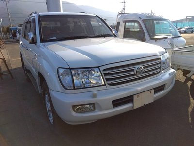 TOYOTA LAND CRUISER 100 - 3