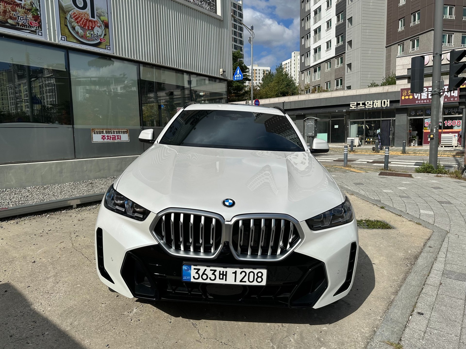 BMW X6 - View 1
