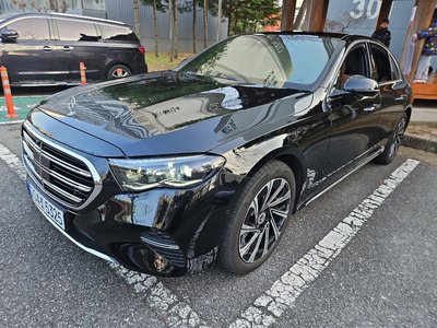 MERCEDES-BENZ E-CLASS - 4